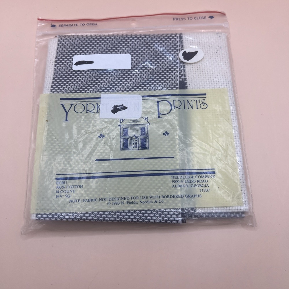 VTG CROSS STITCH FABRIC Yorktown Prints 1980s Needle Co Sewing Crafting